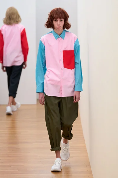 Look 25